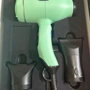 Harry Josh Pro tools ultra light pro dryer
